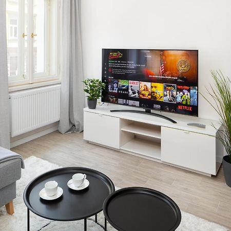 Prague Days - Minimalist Apartment - Easy City Access Exterior photo
