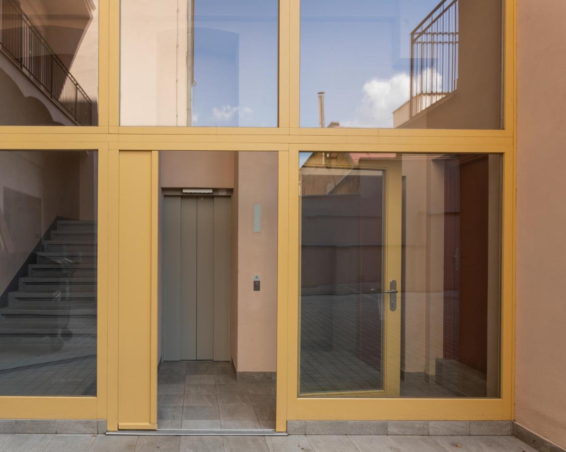 Prague Days - Minimalist Apartment - Easy City Access Exterior photo